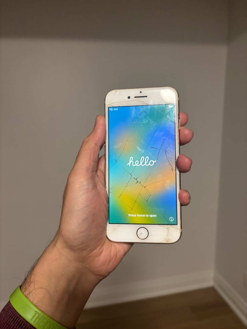 Apple iPhone 8 working with Cracked Screen